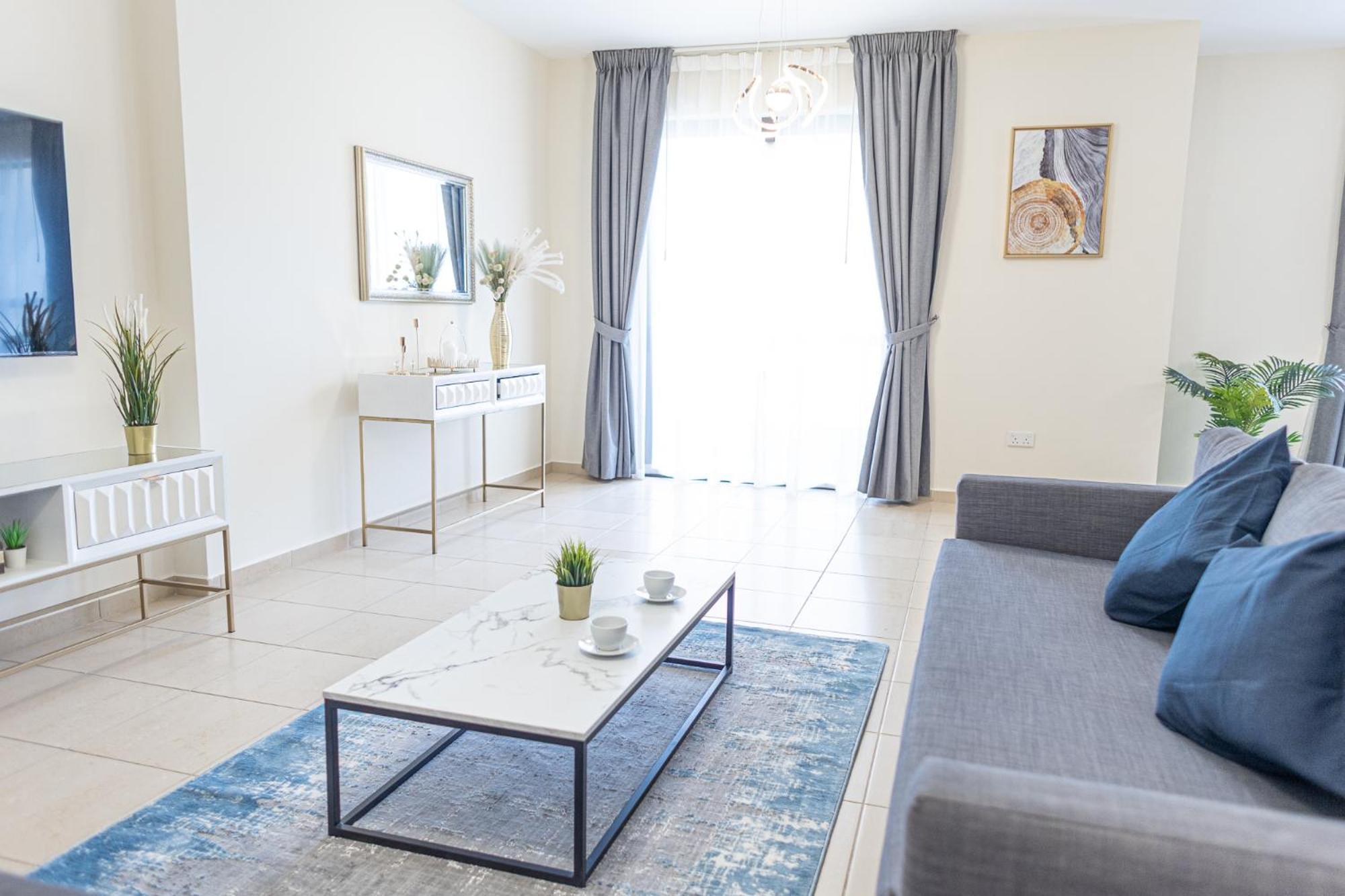 Happy Season Jbr Apartment